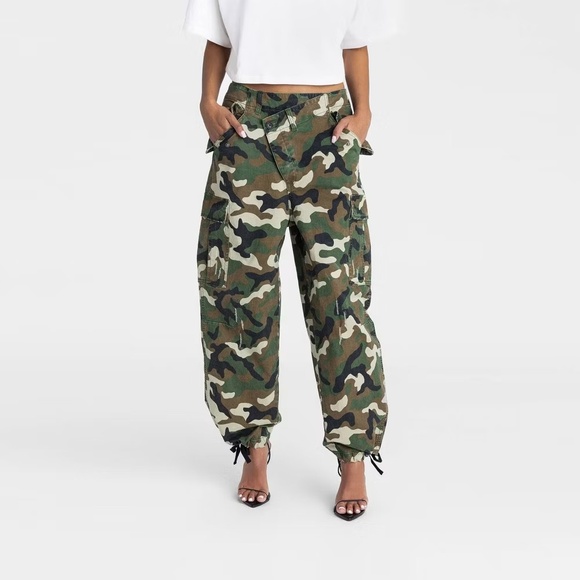 Kahlana Pants - KBB by KAHLANA Target M Medium Mid-Rise Straight Leg The Cargo Jogger Camo Pant